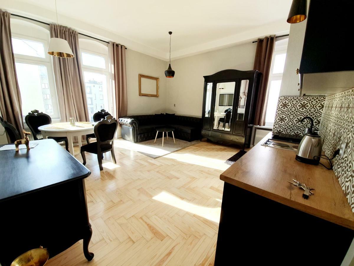 Classic Apartments - Top Location, Bezplatny Parking エウク エクステリア 写真